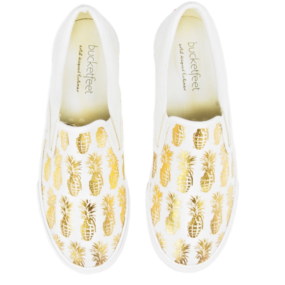 Bucket feet pineappleaid white and gold slip on’s